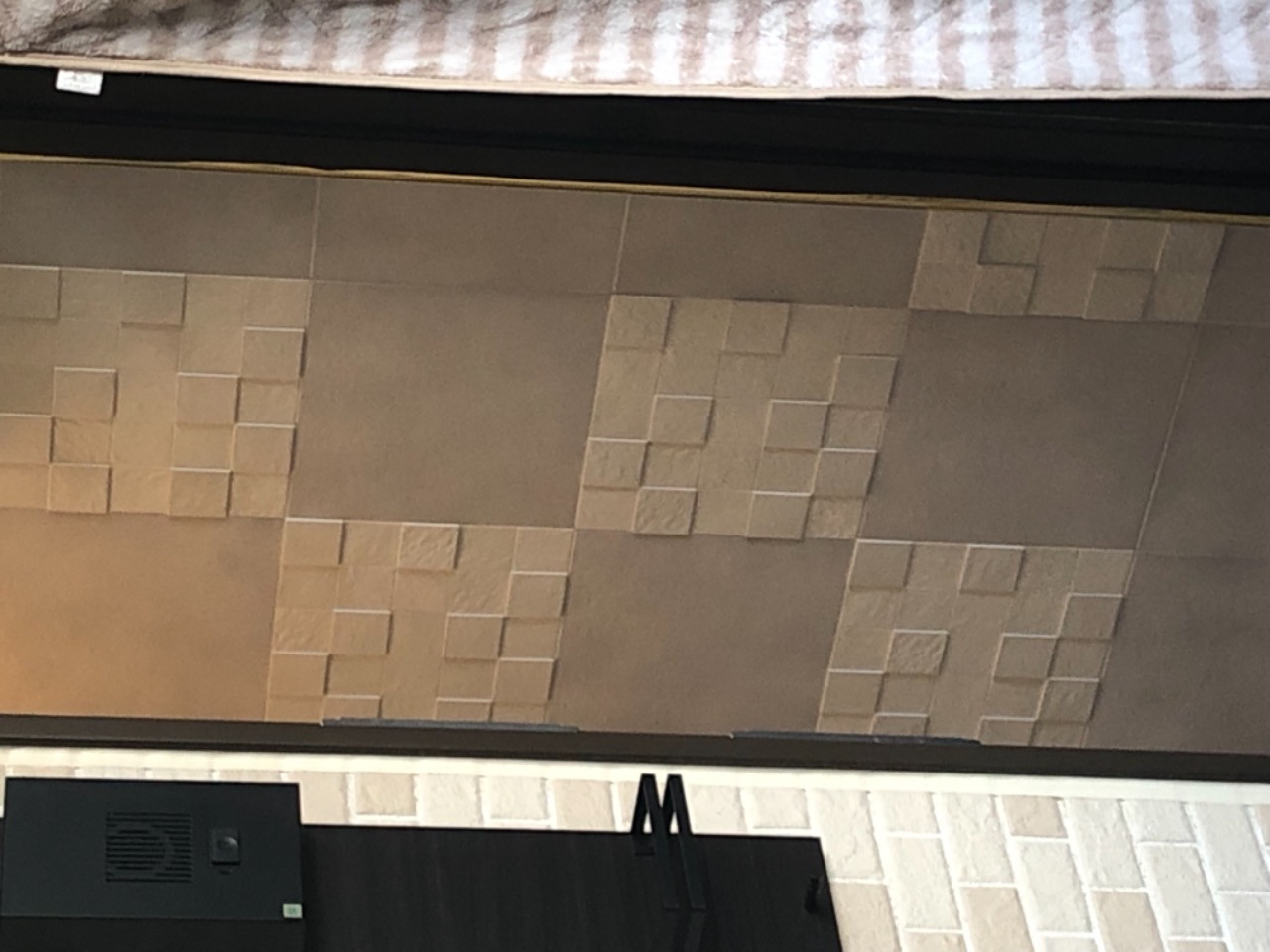 人気のあるエコカラットを玄関に施工しました